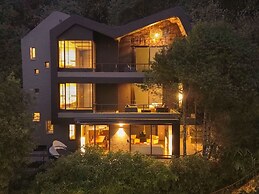 Kavya Himalayas