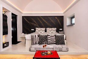 Saint Sin Suites