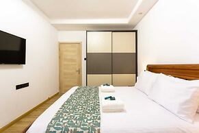 Stay.Plus Urban Oasis Apartment
