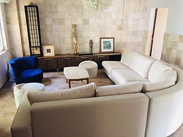 Safari Suit Hotel
