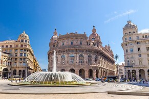 Acquario Genova 10 300mt From Sea Centre