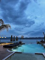 DEL MARE SUITES