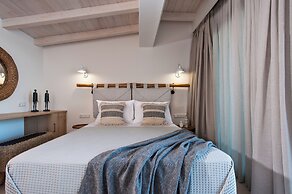DEL MARE SUITES