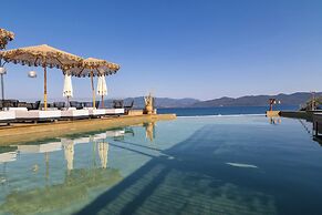 DEL MARE SUITES