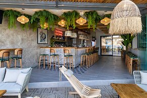DEL MARE SUITES