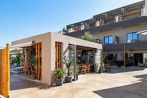 DEL MARE SUITES