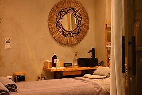 DEL MARE SUITES