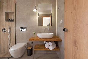 DEL MARE SUITES