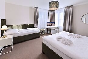 APLEND Hotel Lujza Major