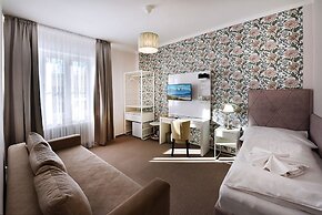 APLEND Hotel Lujza Major