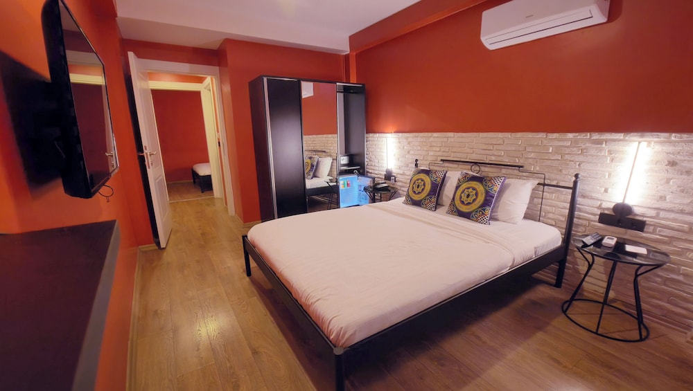 Think Hotel