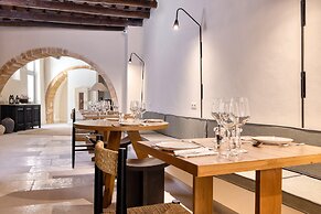 Azade Chania