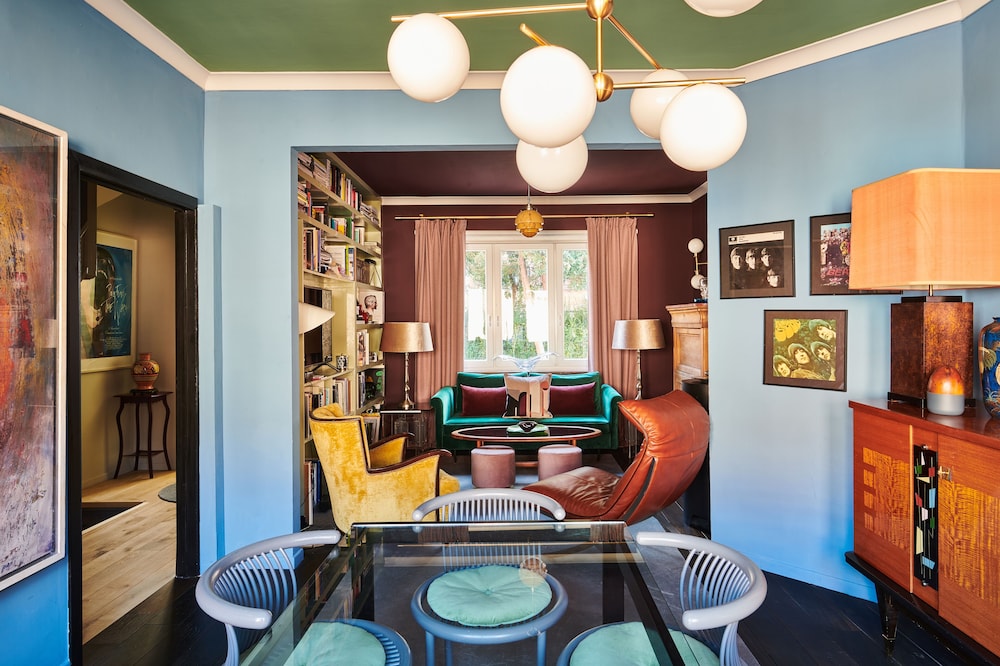 Charming 2-bedroom Home & Garden