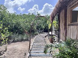 Yaxchen Tulum Cabañas & Cenote