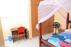 Kampala - Apartment - Sleeps 4 - Parking