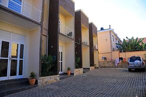 Kampala - Apartment - Sleeps 4 - Parking