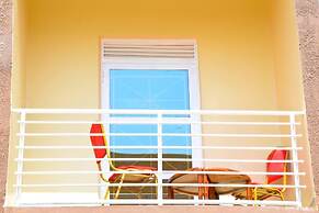 Kampala - Apartment - Sleeps 4 - Parking