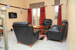 Kampala - Apartment - Sleeps 4 - Parking