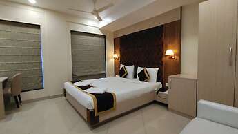 The Panash Hotel & Banquets