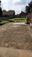 Spacious 3bed House in Walsall With Parking Onsite