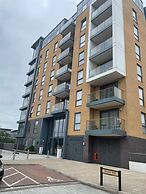Impeccable 2-bed Apartment in Reading