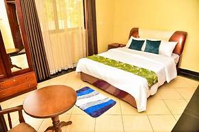 Four Vins Hotel & Apartments