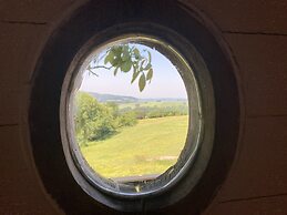 Outstandingly Situated Cosy Shepherds Hut