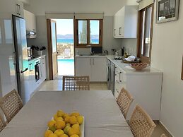 Spacious Luxury Private Sea View Villa