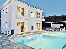 Spacious Luxury Private Sea View Villa