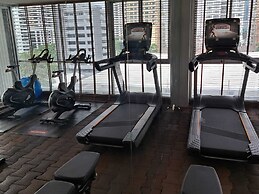 2A - 2 Bedroom Downtown Apartment With Shared Pool