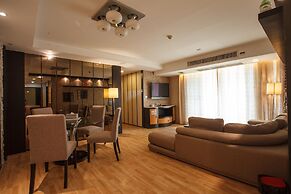 2A - 2 Bedroom Downtown Apartment With Shared Pool