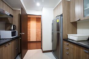 3A - 2 Bedroom Downtown Apartment With Shared Pool