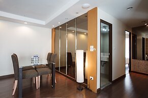 3A - 2 Bedroom Downtown Apartment With Shared Pool
