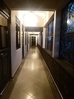 Stusky Lark Mini Hotel Seeta
