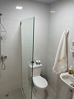 Room-central 1bd and Bth With Common Pic
