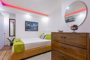 Room in Guest Room - Nice 1br-1bt With Common Picuzzi