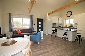 Semi-detached Villa With Pool In Rural Setting