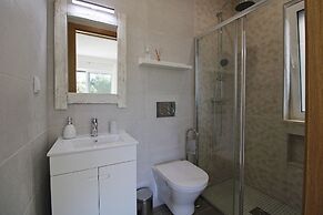 Semi-detached Villa With Pool In Rural Setting