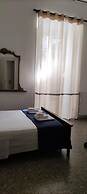 Room-come and Visit Naples !! We Look fo