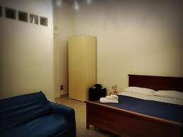 Room-come and Visit Naples !! We Look fo