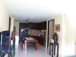 6-35 - 3 Bdr Condo With Balcony and Shared Pool
