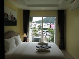 6-35 - 3 Bdr Condo With Balcony and Shared Pool