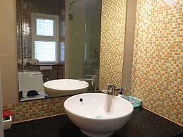 6-35 - 3 Bdr Condo With Balcony and Shared Pool