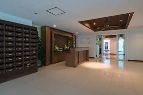 6-35 - 3 Bdr Condo With Balcony and Shared Pool