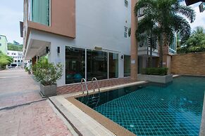 6-35 - 3 Bdr Condo With Balcony and Shared Pool