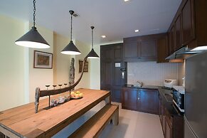 6-35 - 3 Bdr Condo With Balcony and Shared Pool