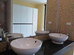 6-35 - 3 Bdr Condo With Balcony and Shared Pool
