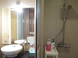 6-35 - 3 Bdr Condo With Balcony and Shared Pool