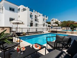Sanders White Mountains - Ideal Villa With Pool