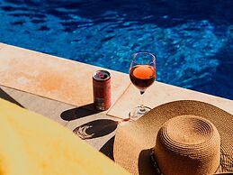 Sanders White Mountains - Lovely villa With Pool
